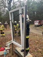 Strażacy OSP trenowali ratownictwo wodne i działania przy pożarach aut elektrycznych