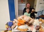 Dlaczego w szpitalach rozdaje się pluszowe misie?Akcja w USK w Opolu