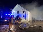 Pożar budynku gospodarczego przy stadninie w Mosznej. Ewakuowano 22 konie