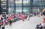 Motomikołaje znów przejechali przez Opole. Świąteczna parada motocyklistów na pl. Wolności