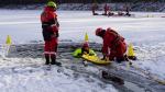 KMP Opole: Szkolenie z ratownictwa lodowego w ramach kampanii "Kruche Życie"