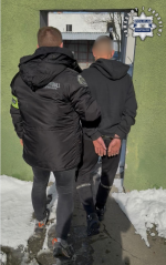 Bus na kradzionych tablicach. W środku pijany kierowca, łomy i noktowizor