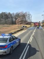 Dachowanie BMW w Siedliskach. Dwie osoby ranne