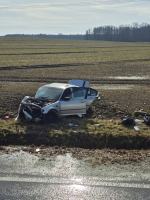 Dachowanie BMW w Siedliskach. Dwie osoby ranne