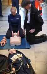 Za kulisami policyjnej służby. Uczniowie odwiedzili komendę w Opolu