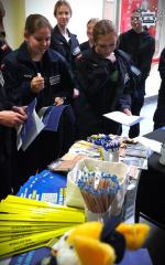 Za kulisami policyjnej służby. Uczniowie odwiedzili komendę w Opolu