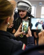 Za kulisami policyjnej służby. Uczniowie odwiedzili komendę w Opolu