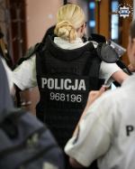 Za kulisami policyjnej służby. Uczniowie odwiedzili komendę w Opolu