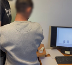 Znaleźli kartę i zaczęli płacić. Troje zatrzymanych usłyszało 31 zarzutów