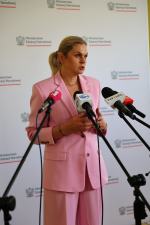 Wizyta minister edukacji w Opolu. Spotkania z nauczycielami i maturzystami