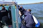 Pierwsza interwencja na wodzie. Policjanci pomogli na Jeziorze Dużym