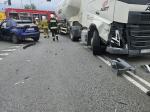 Zderzenie ciężarówki z osobówką we Wrzoskach