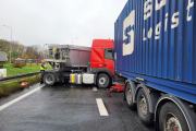 Wypadek trzech ciężarówek na autostradzie A4 - droga zablokowana - 20241104111853_img-20241104-wa0037_3.jpg