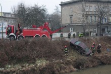 Wjechał po pijaku do Młynówki