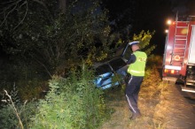 Fiat uderzył w drzewo. Nie żyje kierowca.