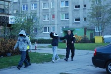  Pijani wandale okradli... lodówkę na napoje