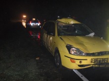 Pieszy szedł środkiem drogi, potrącił go samochód