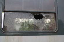 Pijana młodzież obrzuciła pociąg kamieniami