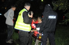 Młody mężczyzna wyskoczył z trzeciego piętra