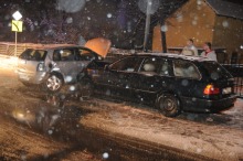 Volkswagen polo wpadł w poślizg, ranny kierowca