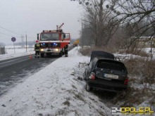 Pijany mężczyzna po imprezie ukradł auto i je rozbił