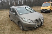 Kierowca hondy staranował ogrodzenie