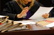 37 zarzutów dla oszustki. Ukradła z firmy pół miliona złotych