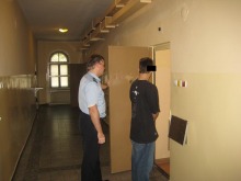 Chuligani z Brzegu niszczyli samochody i kradli paliwo