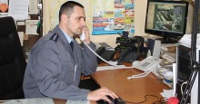 Policjant pomógł uratować dwuletnie dziecko. Instruował matkę przez telefon