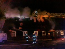 Zabytkowa drewniana karczma spłonęła w noc sylwestrową 