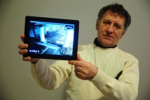 Kim jest mężczyzna, który podszywa się pod handlarza i plądruje gospodarstwa?