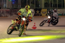 Rajdówki, quady i crossy ścigały się na lodowisku