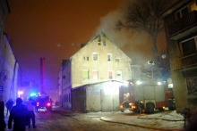 Nocny pożar w Głuchołazach. Spłonęło poddasze wielorodzinnego budynku