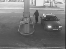 Dwaj mężczyźni zatankowali bez płacenia, zatrzymano ich po pościgu