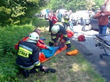 Wypadek z udziałem nieoznakowanego radiowozu. Policjanci są ranni.