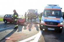 Ciężarówka i samochód osobowy zderzyły się na "grzybku"