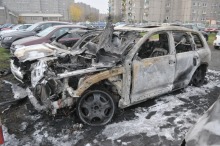 Trzy samochody spłonęły w nocy na osiedlu Armii Krajowej