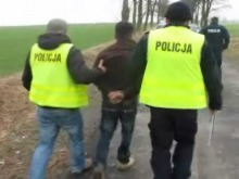 Złodzieje samochodu zatrzymani w policyjnym pościgu