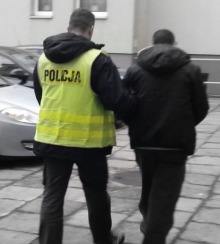 33-latek okradł staruszkę, odpowie za rozbój