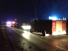 Bus dachował podczas wyprzedzania