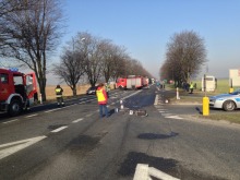 8 osób rannych po zderzeniu autobusu z samochodem