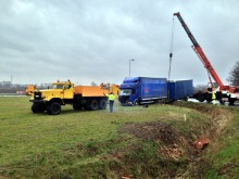 Kierowca ciężarówki zablokował rondo w Karczowie