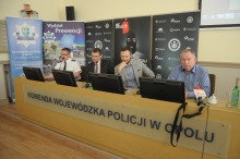 Fajbusiewicz: nie pozwólmy oszustom okradać naszych dziadków