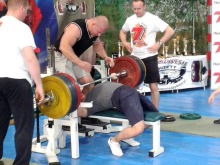Policjant z Brzegu mistrzem Polski w wyciskaniu sztangi
