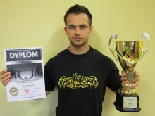 Policjant z Brzegu mistrzem Polski w wyciskaniu sztangi