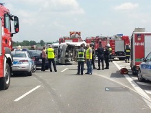 Tragiczny wypadek na autostradzie. Zderzyły się dwa busy.