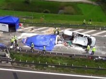Pierwsze ustalenia po tragedii na A4. Bus był przeładowany ludźmi i bagażami.