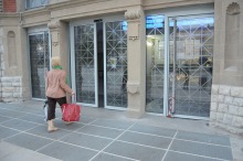 Drzwi na dworcu nadal krytykowane. PKP: Poszliśmy na kompromis