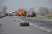 Zderzył się z ciężarówką, którą wyprzedzał