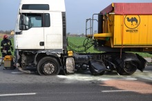 Zderzył się z ciężarówką, którą wyprzedzał